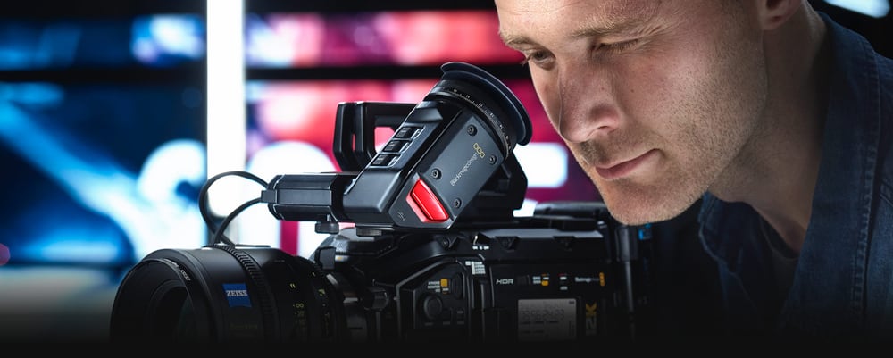 Blackmagic URSA Mini Pro 12K – Hľadáčik a ramenná súprava