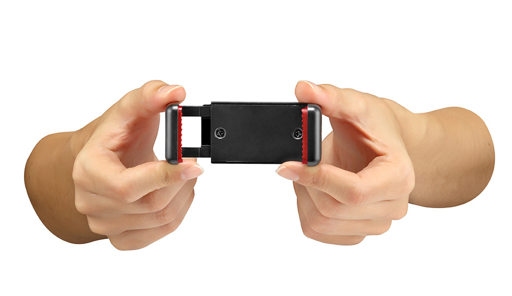 Otváranie pružinovej čeľuste držiaka Manfrotto MCLAMP