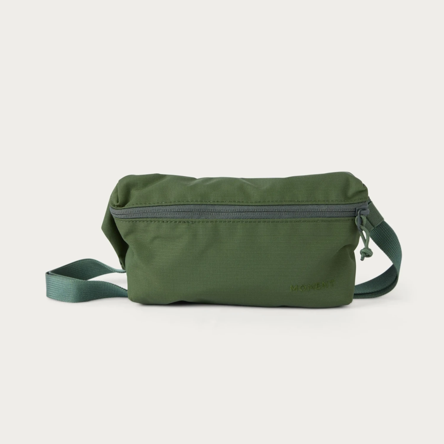 Moment Everything Sling 1L Olive