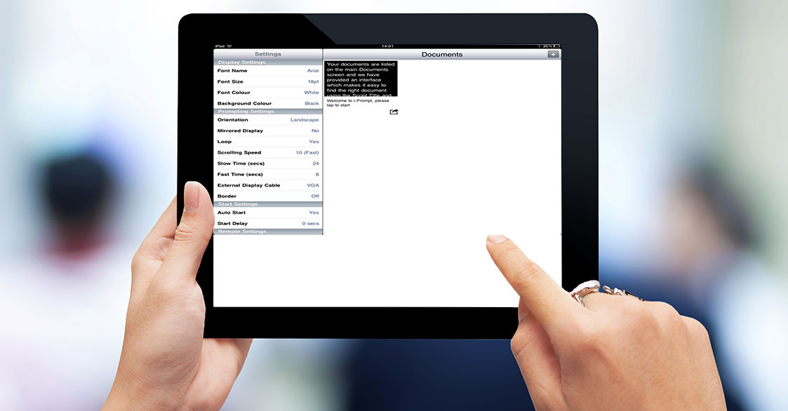 Tablet zobrazuje scenár a nastavenia aplikácie dvPrompter Plus