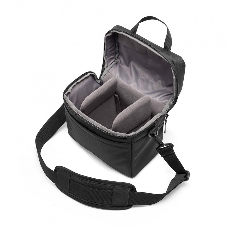 Otevřený vnitřní prostor brašny Manfrotto Advanced Shoulder Bag L III