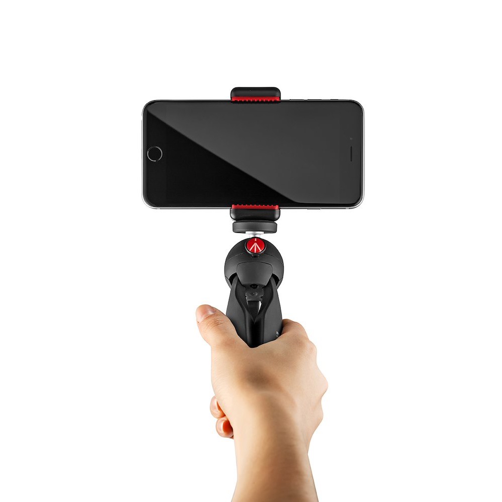 Manfrotto PIXI použitý ako ručná rukoväť so smartfónom