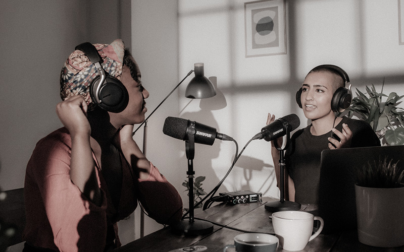 Čern&eacute; mikrofony SHURE MV7 K