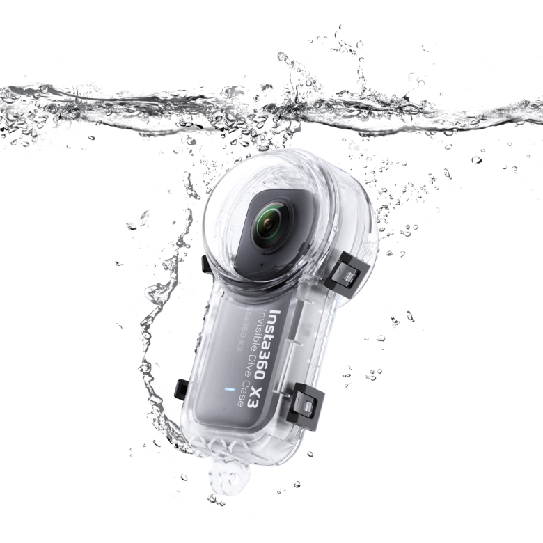 Insta360 X3 v neviditeľnom podvodnom puzdre pri zábere vo vode