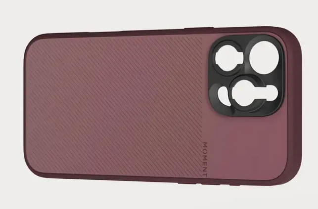 Moment Camera Case iPhone 16 Pro Max Red Clay, pohled od fotoaparátů