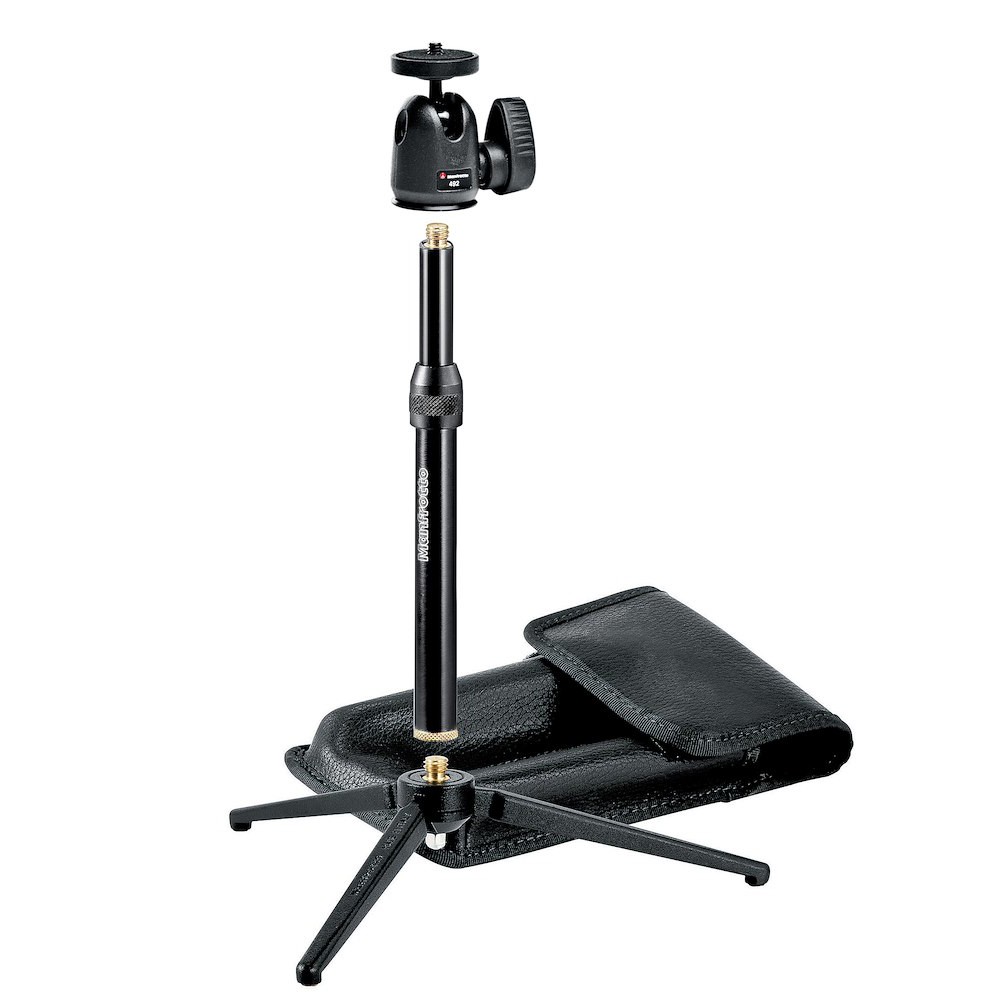 Manfrotto 259B medzi statívom 209 a hlavou 492, vyobrazené s brašnou