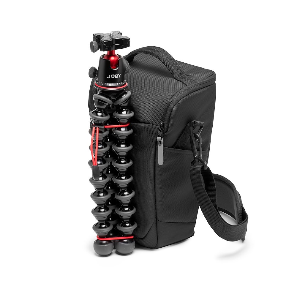 Kompaktní stativ upevněný na Manfrotto Advanced Holster L III