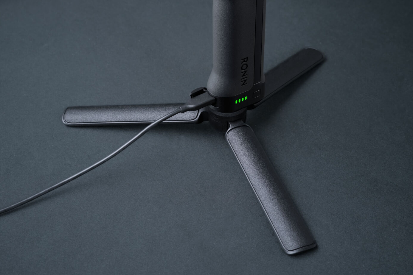 DJI RS 5 – Plné nabitie za 1 hodinu