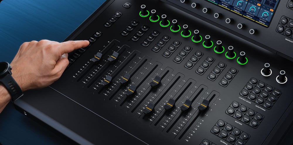 Blackmagic Design Fairlight Live Audio Panel 10 – Horná vrstva: funkcie a spracovanie