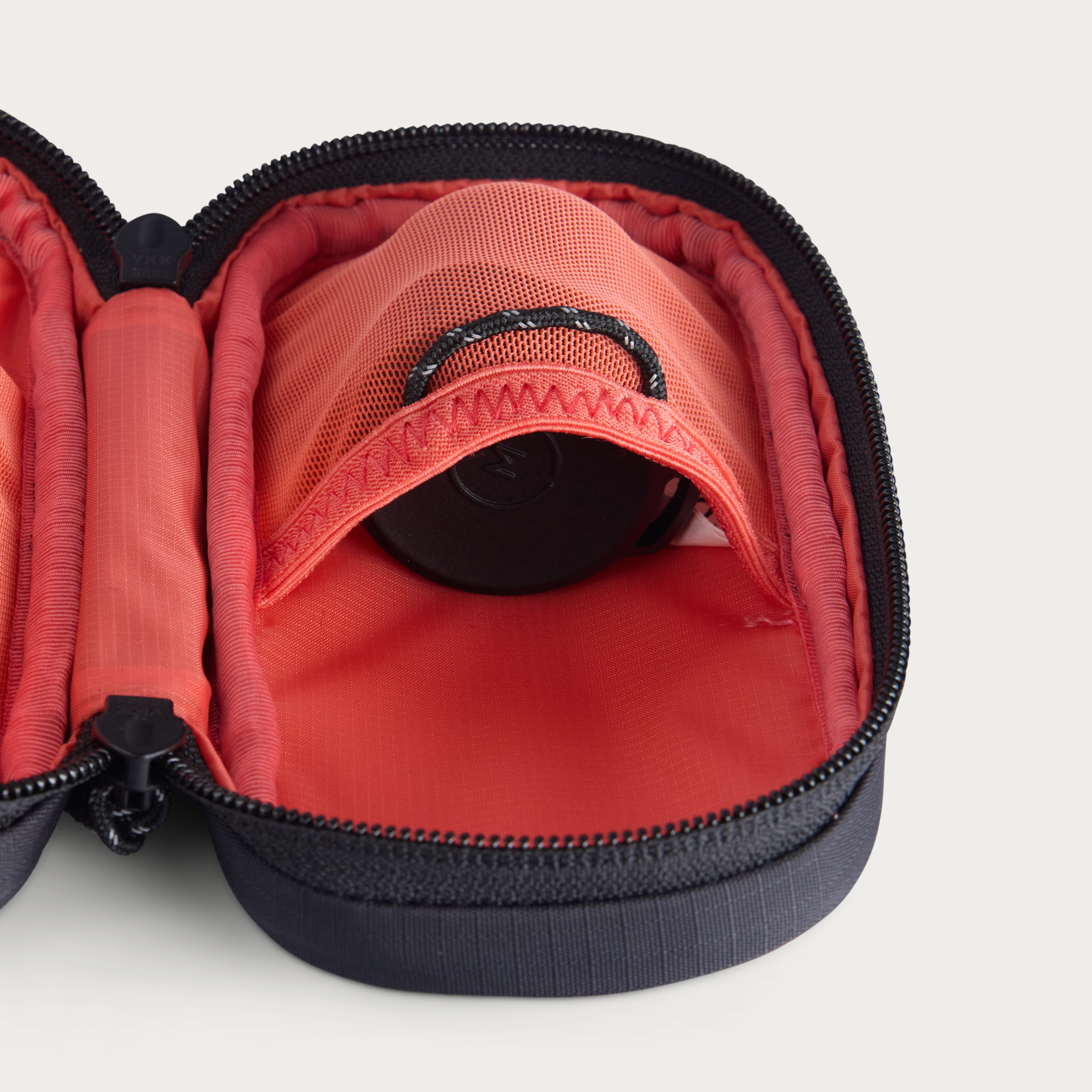 Moment pouch