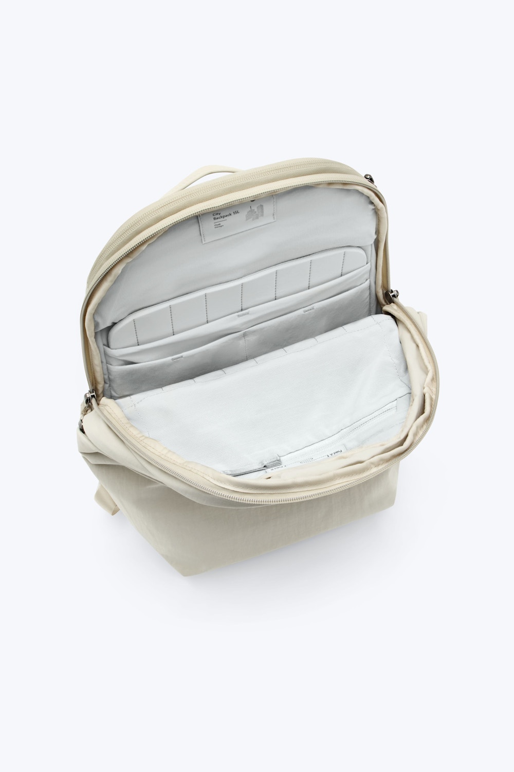 Peak Design City Backpack 15L – rychle přístupná kapsa