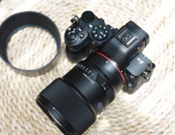 Meike 85mm F1.4 STM MIX II FZ – Ľahké telo z polyméru