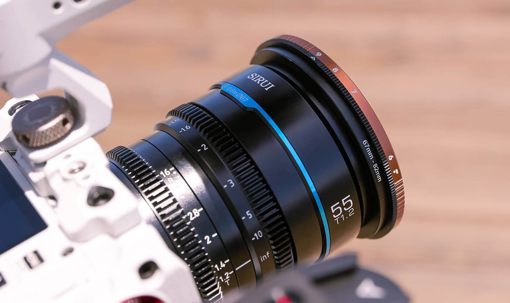 Sirui Nightwalker 55 mm T1,2 S35 manuálny cine objektív (L-Mount, čierny) – Do ruky aj na gimbal