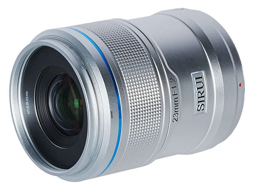 Sirui Sniper 23mm F1,2 APS-C AF objektív, Fuji X, strieborný – Strieborné vyhotovenie: hliníková zliatina