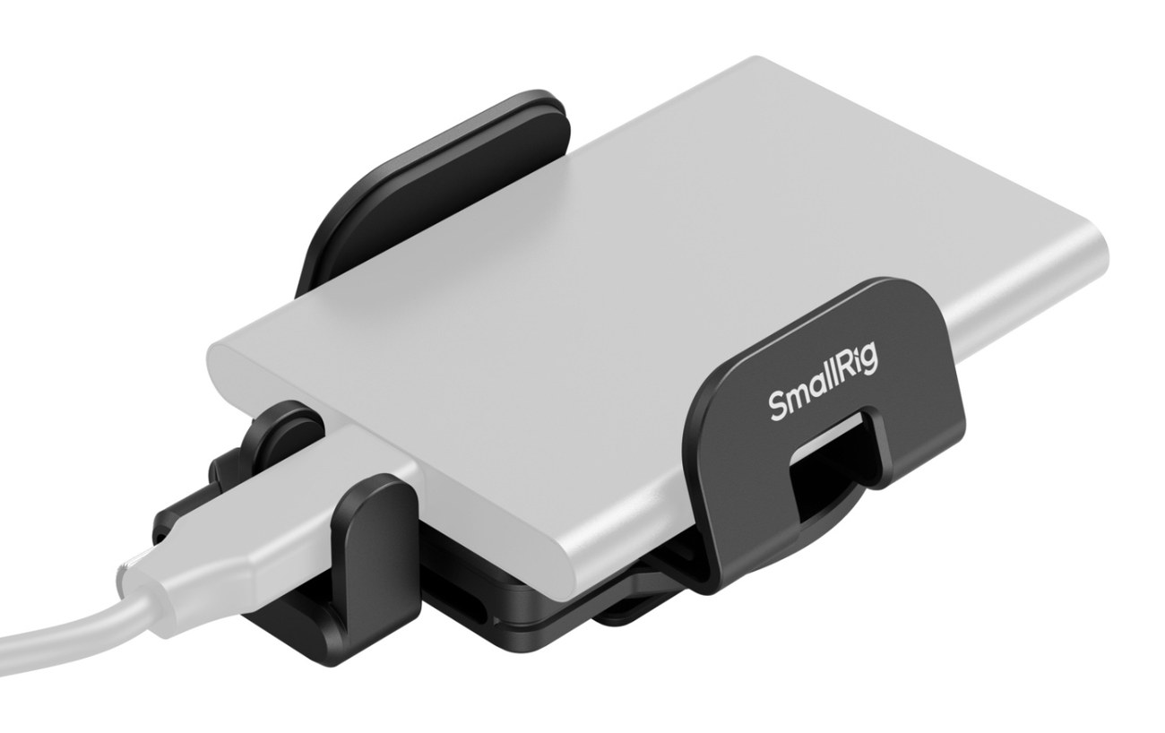 Univerzálna montážna svorka pre externý SSD disk