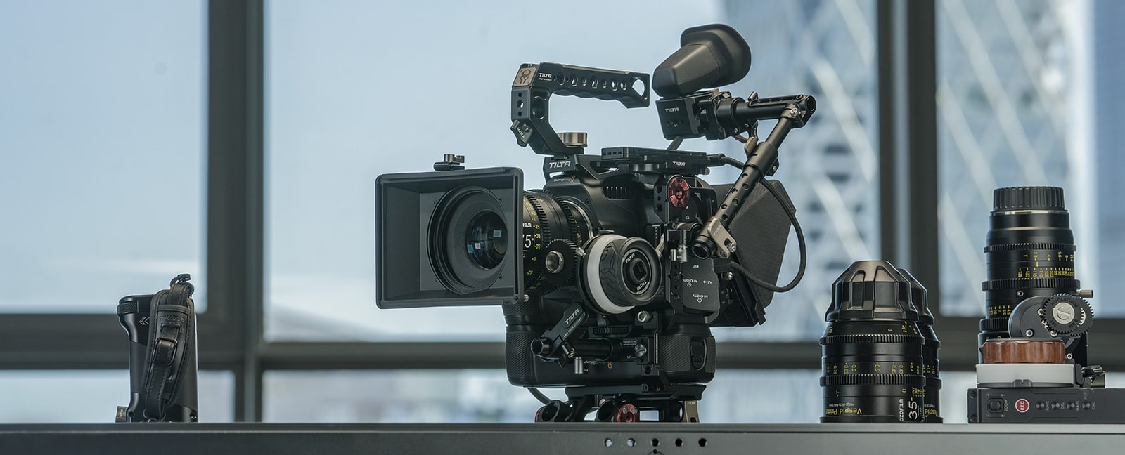 Tilta Full Camera Cage TA-T11-FCC-B je celohliníková klietka pre Blackmagic Pocket Cinema Camera 6K Pro a 6K G2