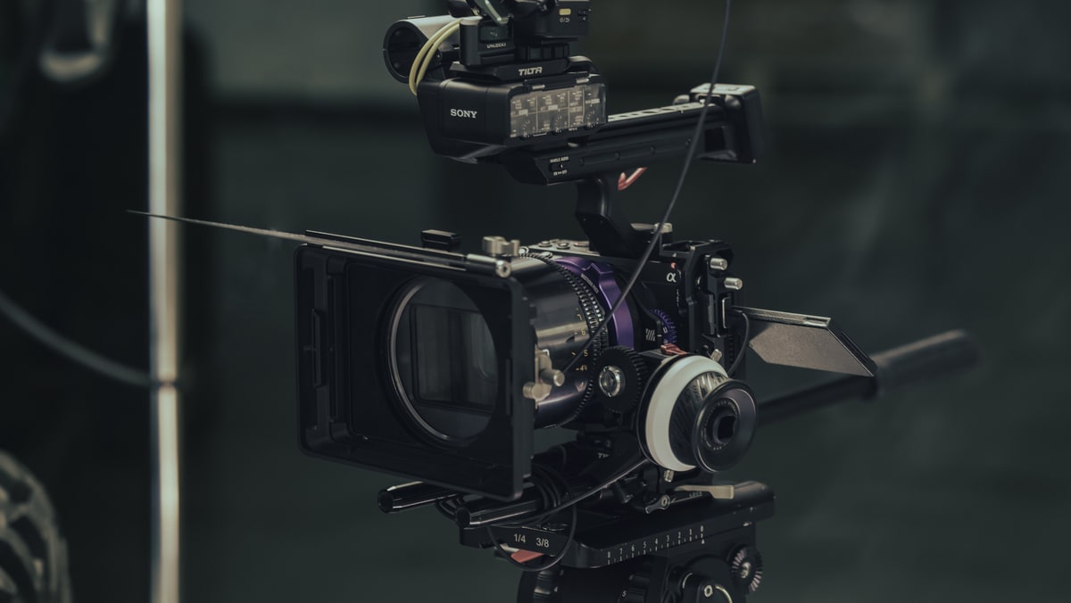 Základná doska a 15mm tyče pre matte box aj follow focus