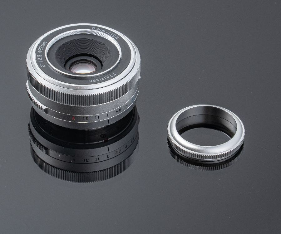 TTArtisan APS-C AF 27mm F2.8 – Slnečná clona v balení