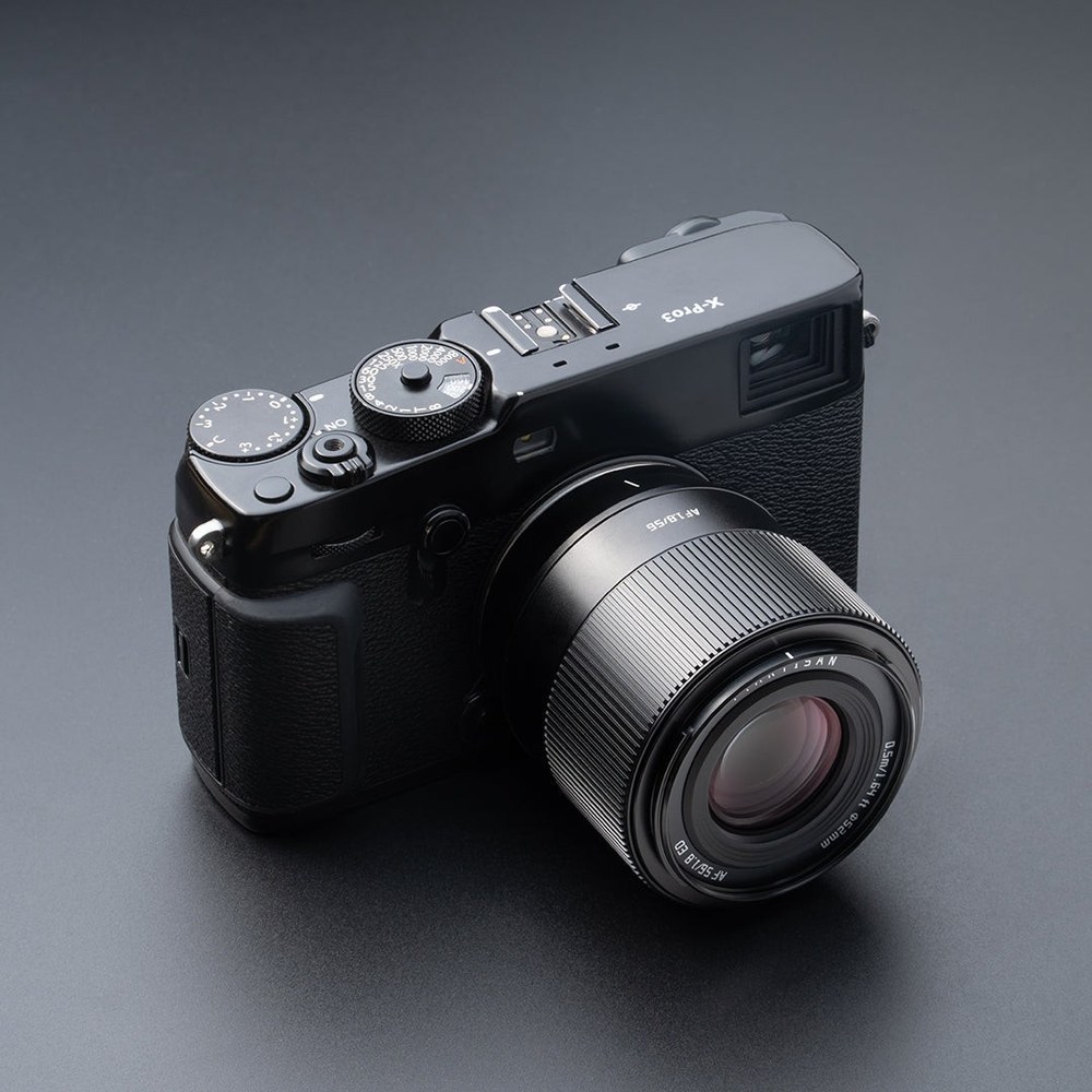 TTArtisan APS-C AF 56mm F1.8 – Krokový motor STM
