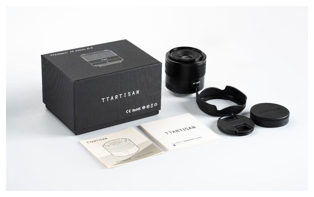 TTArtisan APS-C AF 23mm F1.8 – Obsah krabice